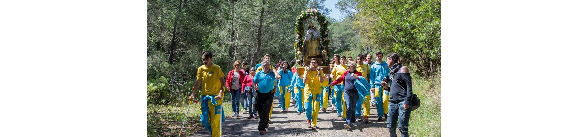 Romeria a les santes