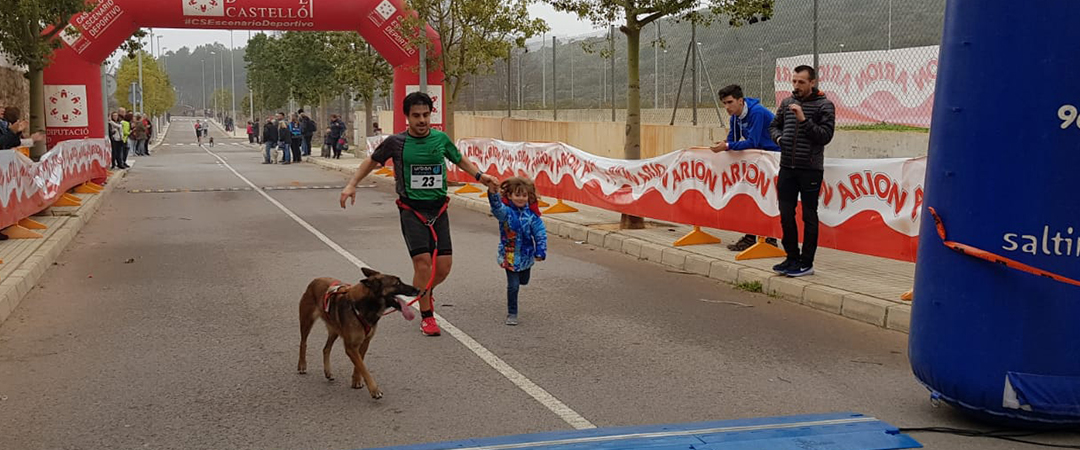 Víctor Forner lidera el Canicross de Cabanes