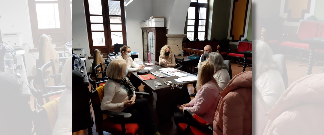 REUNIÓ / REUNIÓN