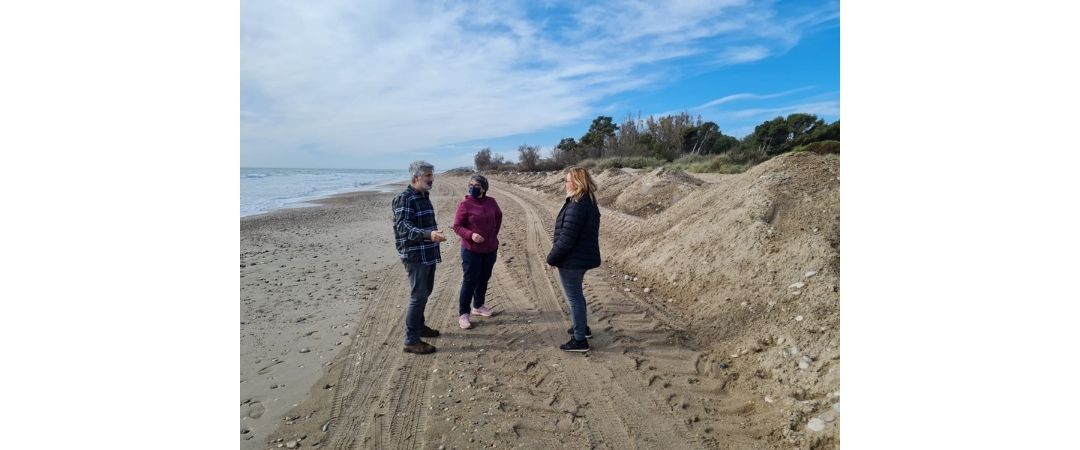 Cabanes prepara la platja per a Setmana Santa