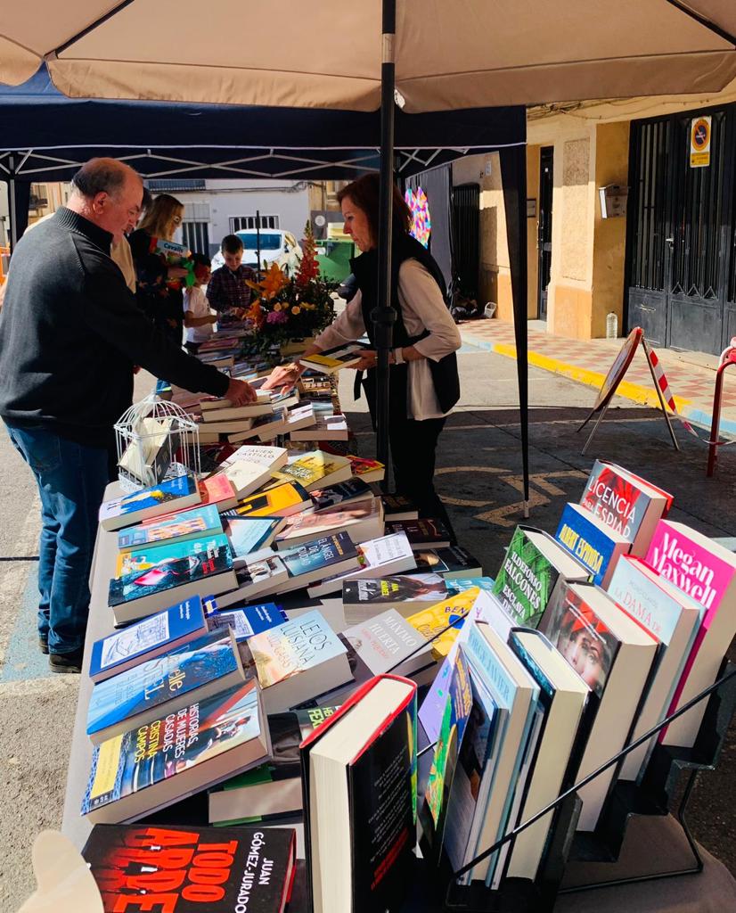 Éxito de participación en la I Fira del Llibre de Cabanes