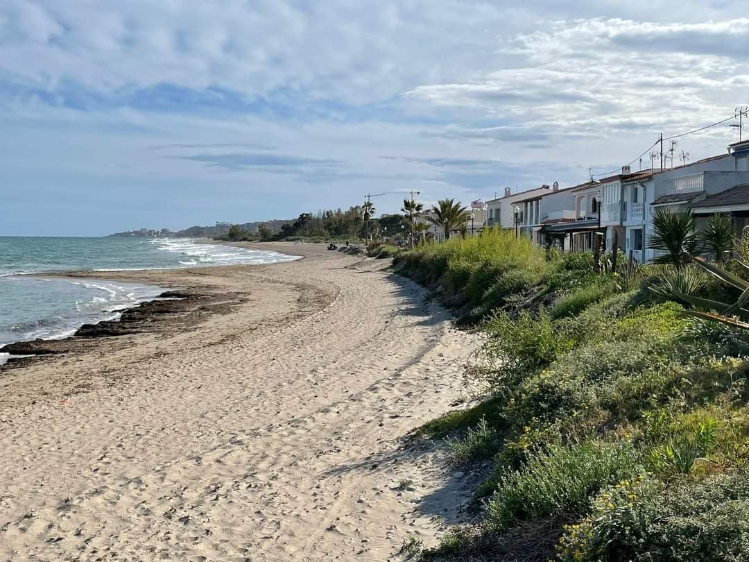 La Ribera de Cabanes abre el verano con una calidad excelente de las playas