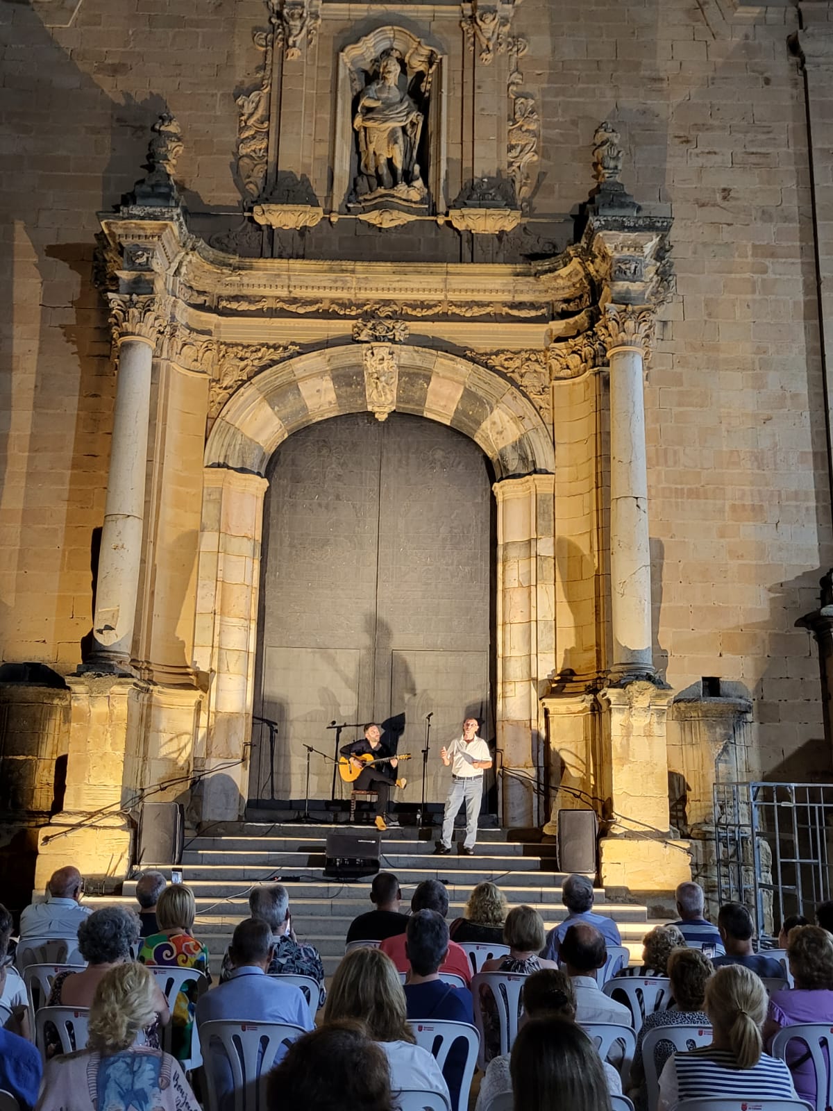 Jesús de Vicent deleita en Cabanes con un recital de guitarra