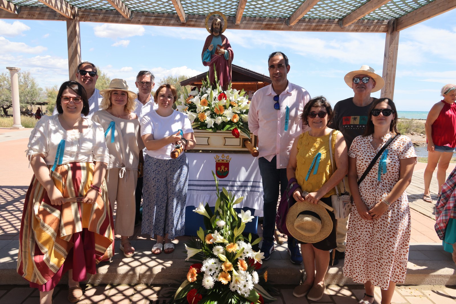 La Ribera de Cabanes venera a Sant Pere amb una multitudinària processó per la mar